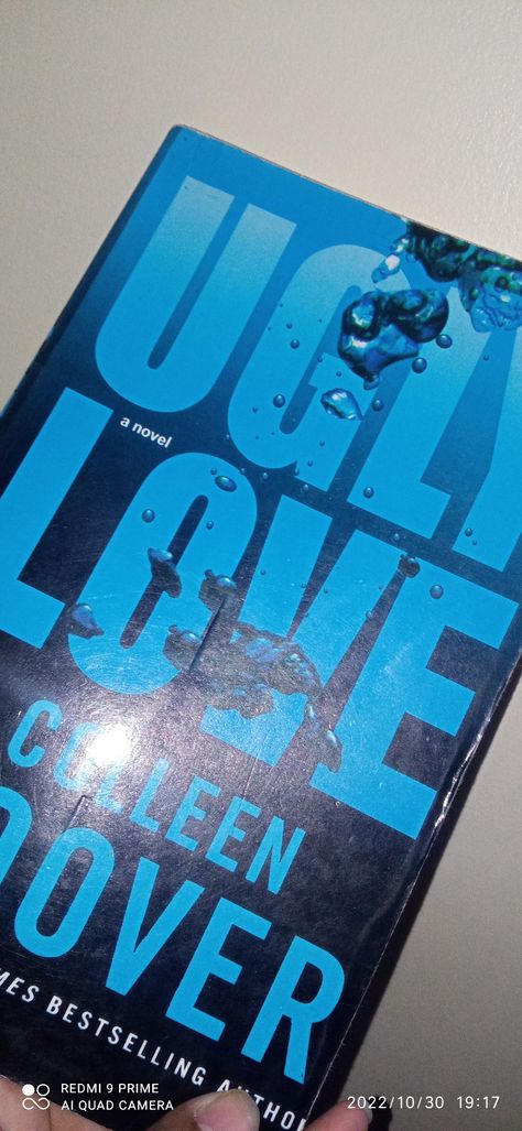 Book ugly love Colleen Hover Miles Archer Tate Collins Ugly Love, Quad, Bookshelves, Being Ugly, Books, 10 Things