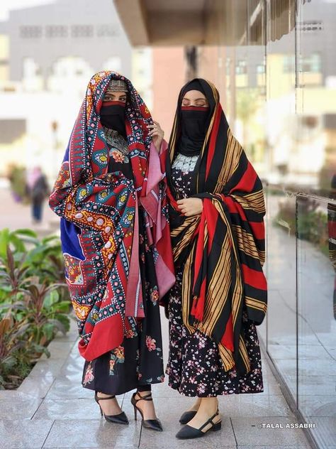 Yemen Clothes, Yemeni Women, Yemen Women, Yemeni Clothes, Yemeni People, Asian Traditional Clothes, Yemen Clothing, Arabic Clothing, Fashion Traditional