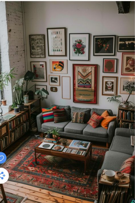 Eclectic Chic Living Room, Cozy Carpet Living Room, Mid Century Inspired Living Room, Eclectic Apartment Living Room, Mid Century Eclectic Living Room, Mid Century Modern Decor Ideas, Artsy Living Room, Eclectic Decor Living Room, Mid Century Farmhouse Style