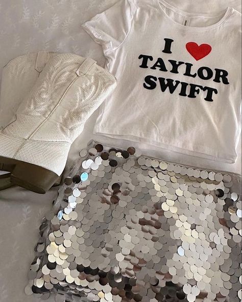 Concert Taylor Swift, I Love Taylor Swift, Eras Outfit, Taylor Swift Costume, Taylor Swift Birthday Party Ideas, Taylor Outfits, Taylor Swift Party, Taylor Swift Birthday, Taylor Swift Tour Outfits