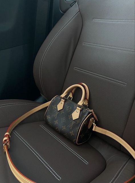 Louis Vuitton Nano Speedy, Louis Vuitton Outfit, Nano Speedy, Sac Louis Vuitton, Louie Vuitton, My Style Bags, Luxury Bags Collection, Handbag Essentials, Digital Closet