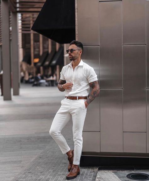 Mens White Button Down Outfit, All White Mens Outfit, Yacht Party Outfit, All White Party Outfits, White Outfit For Men, Terno Slim Fit, Engagement Party Outfit, White Pants Men, Casual White Shirt