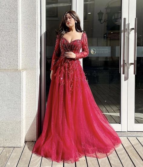 Reception Dress Western, Modest Evening Dress, Red Wedding Dress, Nikkah Dress, Dresses Formal Elegant, Evening Dresses With Sleeves, Exquisite Gowns, Red Evening Dress, Engagement Dresses