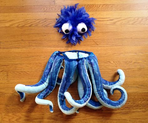 Picture of DIY Octopus Costume Baby Octopus Costume, Diy Octopus, Sea Creature Costume, Ursula Cosplay, Octopus Legs, Octopus Costume, Ursula Costume, Easy Costume, Baby Kostüm