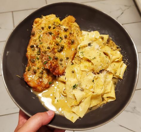 Chicken Piccata and Handmade Pappardelle - Easy DIY Recipes Pappardelle Recipe, Piccata Sauce, Sausage Ragu, White Bean Soup Recipes, Reheat Chicken, Ham And Beans, Ham And Bean Soup, Bean Soup Recipes, Chicken Piccata