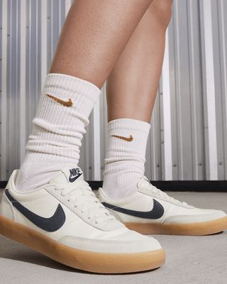 Inspired by our original tennis shoe, the Killshot 2 gets updated with fresh palettes and mixed materials like soft suede and smooth leather. To prove you're on top, the gum rubber sole adds the cherry on bottom. Shown: Sail/Gum Yellow/Midnight Navy Style: FZ5630-102 Nike Killshot 2 Outfit Women, Nike Kill Shot 2, Killshot 2 Outfit, Nike Style, Navy Style, Navy Fashion, Nike Fashion, Midnight Navy, Soft Suede