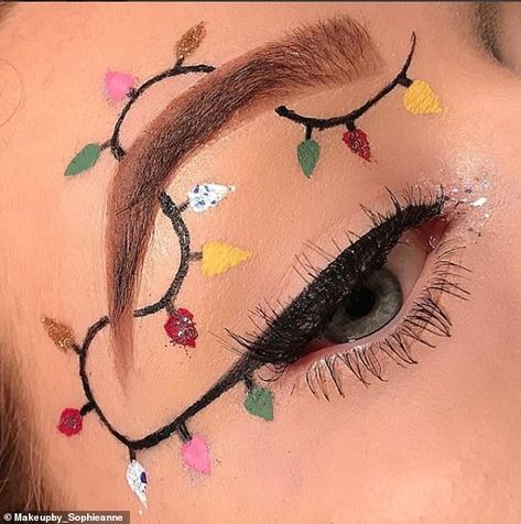 Xmas Makeup, Christmas Face Painting, Eyebrow Trends, Christmas Eye Makeup, Christmas Makeup Look, Artist Makeup, Smoky Eyes, Eye Makeup Designs, Creative Eye Makeup