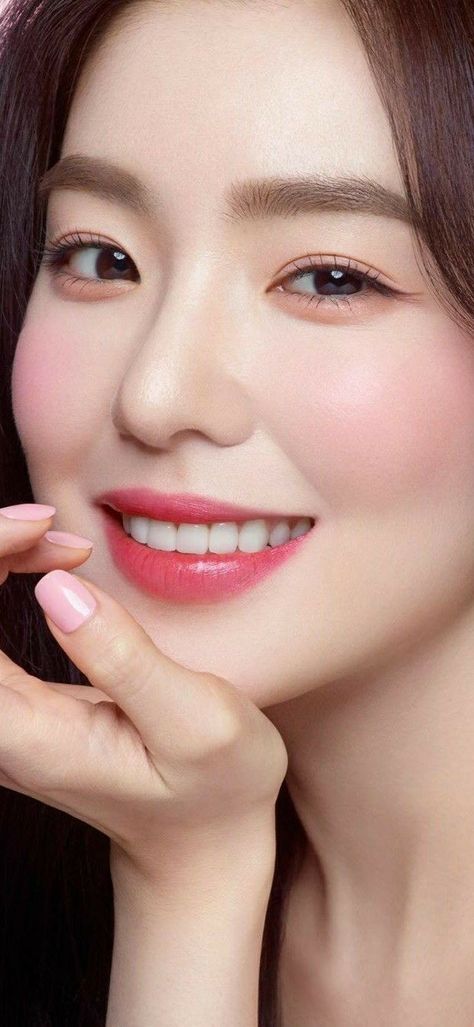 Irene Close Up Face, Close Up Faces, Beauty Pop, Red Velvet Irene, Lip Plumper, Korean Beauty, Wedding Makeup, Red Velvet, Asian Beauty