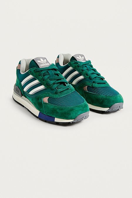 adidas Originals Quesence Collegiate Green Trainers Green Trainers, Baskets Nike, Casual Trainers, Urban Outfitters Women, Best Sneakers, Brooks Sneaker, Trainers Women, Boot Shoes Women, Shoe Collection