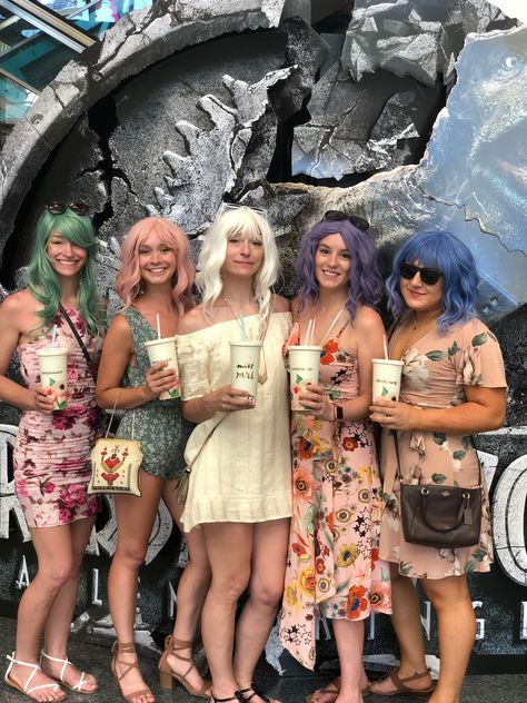 Creative bachelorette party - wig themed - wig ideas Wiggin Out Bachelorette Party, Wig Party Bachelorette, Wig Bachelorette Party, Wig Themed Bachelorette Party, Wig Party Ideas, Bachelorette Party Themes Wigs, Color Wigs Bachelorette Party, Bachelorette Wig Night, Wig Party Theme Birthday