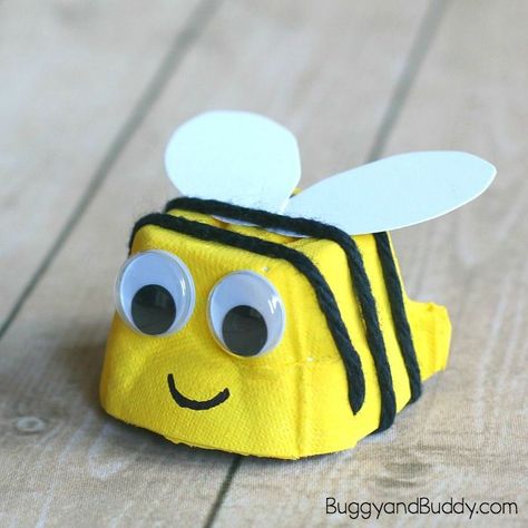 Egg Carton Bee, Bee Craft, Bee Crafts For Kids, Crafts Spring, Diy Spring Crafts, Insect Crafts, Bug Crafts, Egg Carton Crafts, Spring Craft