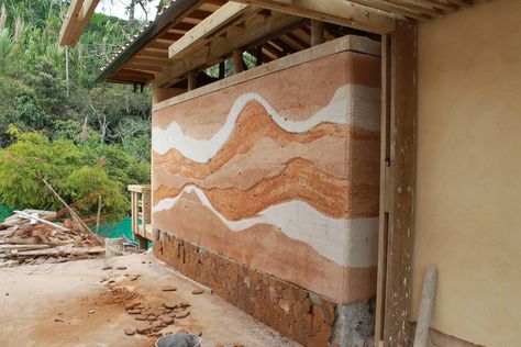 Vista desde la reserva natural de la quebrada  Tapia en tierra pisada  Casa MILA La Estrella, Antioquia  Diseño y Construcción Escala Urbana Arquitectura Medellín, Colombia 2011 Casa Mila, Rammed Earth Homes, Floating Architecture, Eco Buildings, Rammed Earth Wall, Mud House, Earth Sheltered, Natural Homes, Rammed Earth