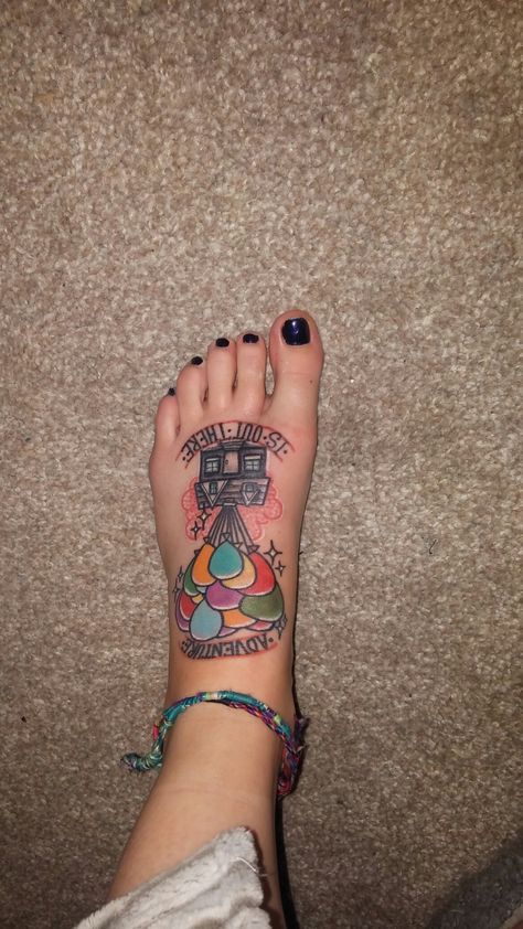 New Disney Pixar Up inspired tattoo :-) tattooist 'nedflandersztattoo' on Instagram Up Inspired Tattoo, Up Disney, Disney Pixar Up, Disney Pixar Cars, Disney Tattoos, Pixar Cars, Womens Flip Flop, Disney Pixar, Pixar