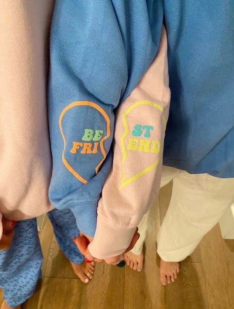 Best Friend Hoodies, Preppy Sweatshirts, Hoodie Ideas, Preppy Summer Outfits, Friend Pics, Aesthetic Hoodie, Cute Preppy Outfits, Preppy Summer, Cute Sweatshirts