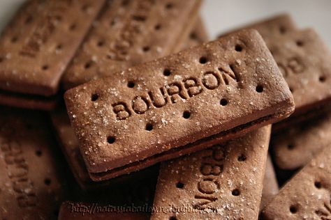 Bourbon Creams Bourbon Biscuit, Old Sweets, Jelly Tots, Bourbon Biscuits, Bourbon Cream, Cream Crackers, Making Sweets, Vegan Junk Food, Cream Biscuits