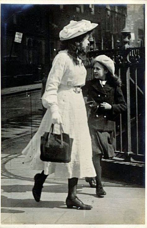 Bill Cunningham, Vintage People, Photos People, 1900s Fashion, London Photographer, Kensington London, 100 Years Ago, Victorian Lady, London Street Style