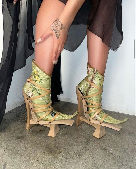 Kali Uchis, People Clothes, High Shoes, Shoe Inspo, Eclectic Fashion, Unique Shoes, Dream Shoes, Fashion Details, Fashion Makeup