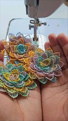 Gold Jewellry, Sewing Tips And Tricks, Flower Patch, Sewing Tips, Sewing Hacks, Colorful Flowers, Lace Shorts, Tips And Tricks, Stitching