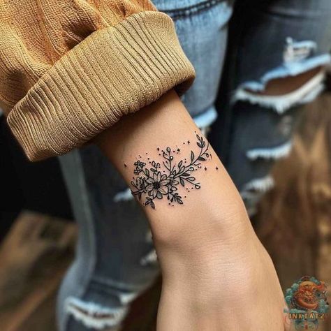 Womens Delicate Sleeve Tattoo, Wrist Tattoo Feminine, Flower Inner Wrist Tattoo, Nature Loving Tattoos, Sunflower Wrist Tattoo Bracelet, Anklets Tattoo For Women, Wristlet Tattoos For Women, Daisy Wrist Tattoos For Women, Floral Tattoo Bracelet