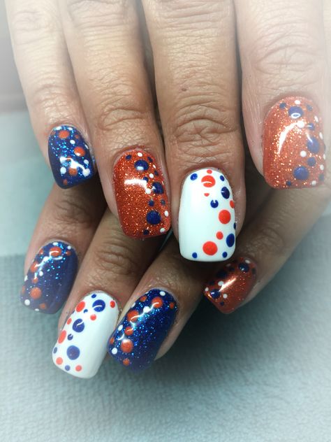 Team Nails Sports, Broncos Nails Denver, Buffalo Bills Nail Ideas, Football Season Nail Designs, Florida Gator Nails Designs, Auburn Nails Acrylic, Astros Nail Designs, Fall Football Nails, Oilers Nails