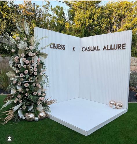 Photo Booth Corporate Events, 3d Photobooth Backdrop Ideas, Party Backdrop Outdoor, Black Tie Event Photo Booth, Foam Core Backdrop, Corner Backdrop Ideas, Flower Photo Booth Backdrop, Event Photo Op Ideas, Selfie Station Ideas Backdrops