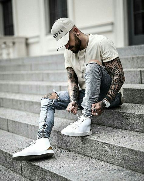 Urban Fashion Girls, Mens Fashion Swag, Urban Fashion Photography, Urban Wear Women, Craig Mcdean, Mens Photoshoot Poses, Men Photoshoot, Streetwear Mode, Mens Fashion Photography