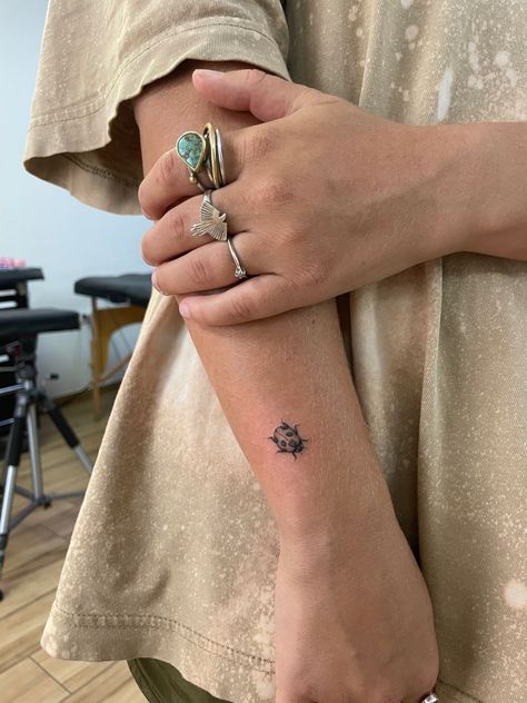 Ladybug Tattoo Flower, Ladybug Back Tattoo, Ladybug Tattoo Placement, Ladybug Flash Tattoo, Luna Montana Tattoo, Lady Bug Tat, Ladybug Hand Tattoo, Ladybug Outline Tattoo, Cute Insect Tattoos