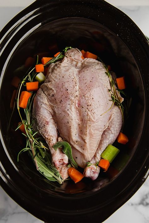 Whole Chicken Bone Broth, Bone Broth Slow Cooker, Best Chicken Stock Recipe, Slow Cooker Chicken Broth, Whole Chicken Soup, Slow Cooker Whole Chicken, Chicken In The Slow Cooker, Chicken Bone Broth Recipe, Turkey Breast Crockpot