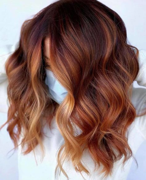 Dark To Light Copper Balayage, Hair Color Ideas For Brunettes Honey, Ginger Snap Balayage, Shadow Root Red Brown, Copper Hair With Auburn Lowlights, Shadow Root Auburn Hair, Copper Color Melt Hair, Natural Red Hair With Dark Roots, Easy To Grow Out Hair Color