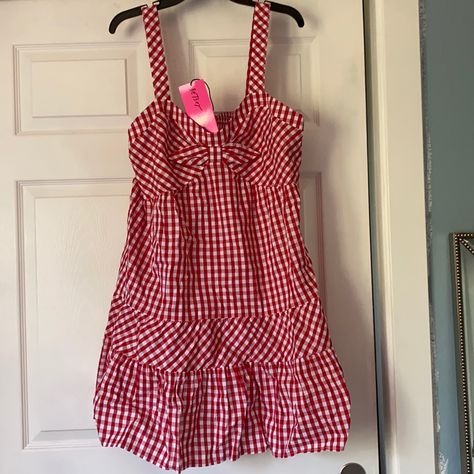 Red And White Gingham Betsey Johnson Dress . Gingham Is What Is In This Season!!! Americana Outfits, Betsey Johnson Floral Dress, Twenties Style, Black Dress Style, Red And White Gingham, Betsey Johnson Dress, Red Plaid Dress, Betsey Johnson Dresses, Mini Slip Dress