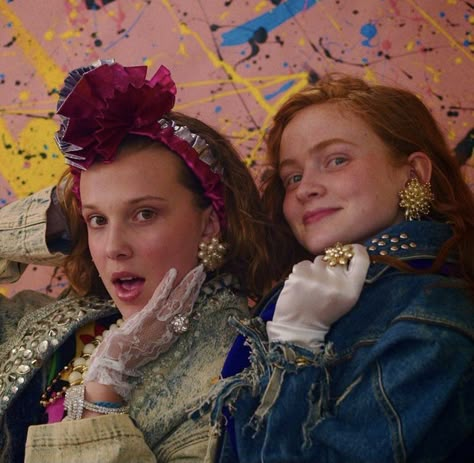 Stranger Things 3 Eleven, Millie Bobby Brown And Sadie, Eleven And Max, Starnger Things, 11 Stranger Things, Stranger Things Max, Mystery Film, Stranger Things Season 3, Stranger Things 3