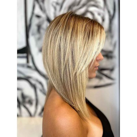 31 Hottest Medium Length Layered Haircuts & Hairstyles Very Long Bob, Haircuts For Long Hair With Layers, Haircuts For Medium Length Hair, Medium Layered Haircuts, Medium Length Hair With Layers, Shoulder Length Hair Cuts, Haircuts For Medium Hair, Mid Length Hair, Haircuts For Fine Hair