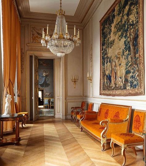 Apollo Art & Antiques 🇳🇱’s Instagram profile post: “The Hôtel Beauharnais was built by Boffrand in 1714 and bought by Eugène de Beauharnais in 1803. Renovated by Bataille, a neo-Egyptian…” Modern Classical Interior, British Colonial Decor, Eclectic Interior Design, Castles Interior, French Style Furniture, Colonial Decor, French Interior, Vintage Interiors, Eclectic Interior