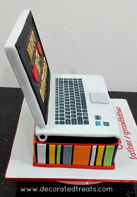 Laptop Cake Tutorial Laptop Cake Ideas, Computer Cake Design, Computer Science Cake Ideas, Cake For Computer Programmer, Cake Computer, Computer Cake, 71 Birthday, Thomas Cakes, Satin Ice Fondant