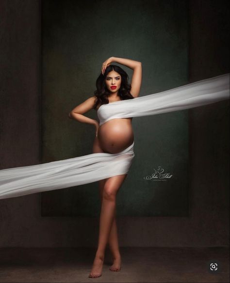 Studio Maternity Shoot, Maternity Picture Outfits, Maternity Studio Photoshoot, Studio Maternity Photos, Maternity Photography Poses Outdoors, Pregnancy Belly Photos, Maternity Photography Poses Couple, Maternity Photography Studio, Maternity Photography Poses Pregnancy Pics