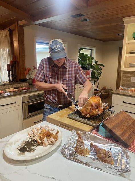 Lee Drummond, Ladd Drummond, Carving A Turkey, In Law House, Thanksgiving 2022, Eating Schedule, Thanksgiving Cooking, Ree Drummond, Family Thanksgiving