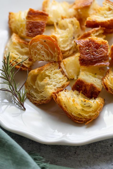 Croissant Uses, Leftover Croissant Recipes, Croissants Ideas, Croissant Croutons, Croutons Recipes, Rosemary Croutons, Leftover Croissants, Meatless Soup, Leftover Bread Recipes