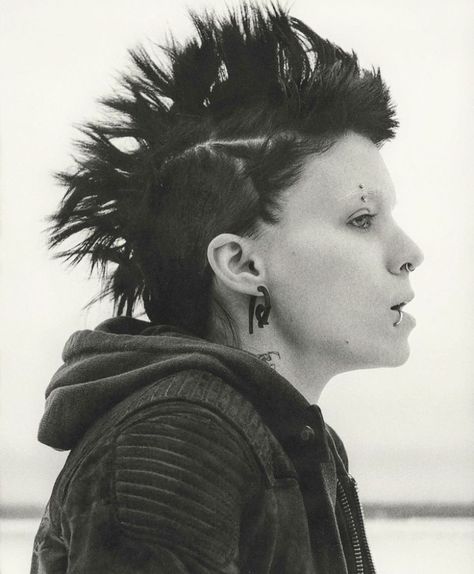 Dragon Tattoo Rooney Mara, Rooney And Kate Mara, Tattoo Photoshoot, Hairstyles For Gowns, Girl With The Dragon Tattoo, Lisbeth Salander, Stieg Larsson, Noomi Rapace, The Girl With The Dragon Tattoo