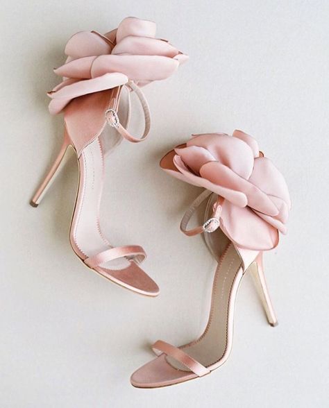 14 Of The Most Gorgeous Pink Wedding Shoes - The Glossychic Pink Bridal Shoes, Gold Sandals Heels, Wedding Shoes Photography, Pink Wedding Shoes, Giuseppe Zanotti Heels, High Sandals, Chic Brides, Shoes Photography, Bridal Heels