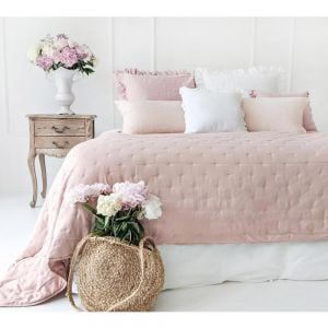 Italian White Cotton Quilted Bedspread & Pillow Sham Set | Floral Embroidered Quilt Soft Pink Bedroom Ideas, Parisian Bedroom Ideas, Haven Bedroom, French Chic Bedroom, Pale Pink Bedrooms, Dubai Apartment, French Style Bedroom Furniture, Bedroom 2022, Pink Bedspread