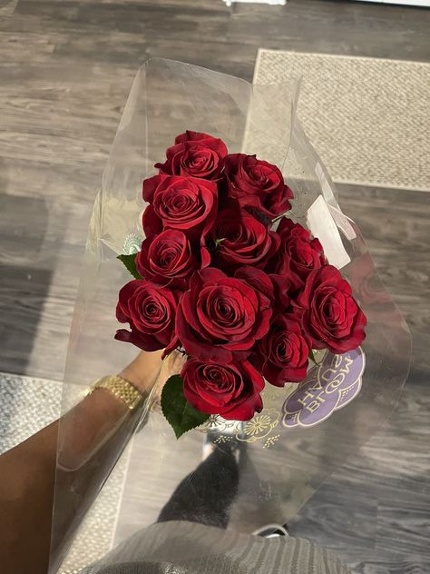 Luxury Flower Arrangement, Love Rose Flower, Money Flowers, Cute Couple Gifts, Rosé Aesthetic, Nothing But Flowers, Valentines Flowers, Flower Therapy, October 27