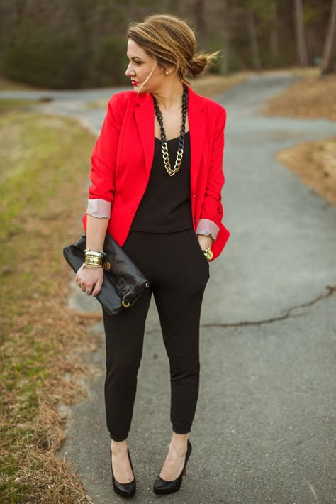 Love the red blazer Red Blazer Outfit, Womens Red Blazer, Formal Business Attire, Red Blazer Jacket, Blazer Outfits For Women, Blazer Outfit, Professional Attire, Red Blazer, Casual Work Outfits