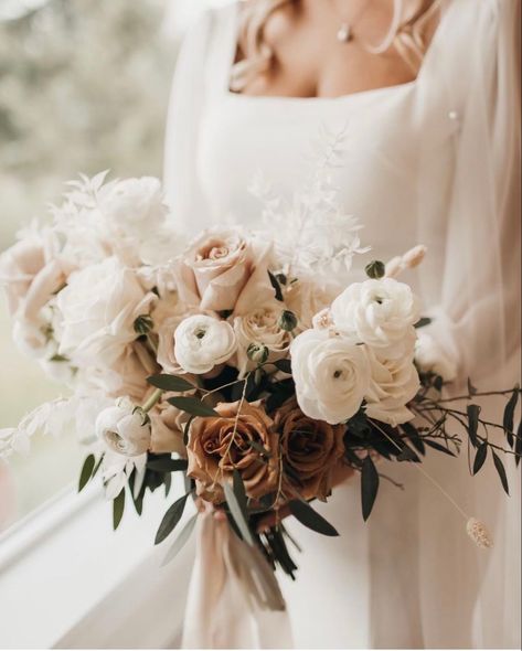 Neutral Wedding Flowers, Yosemite Wedding, Wedding Types, Bridal Bouquet Flowers, Rose Wedding Bouquet, Brown Wedding, Fall Wedding Flowers, Neutral Wedding, Wedding Mood