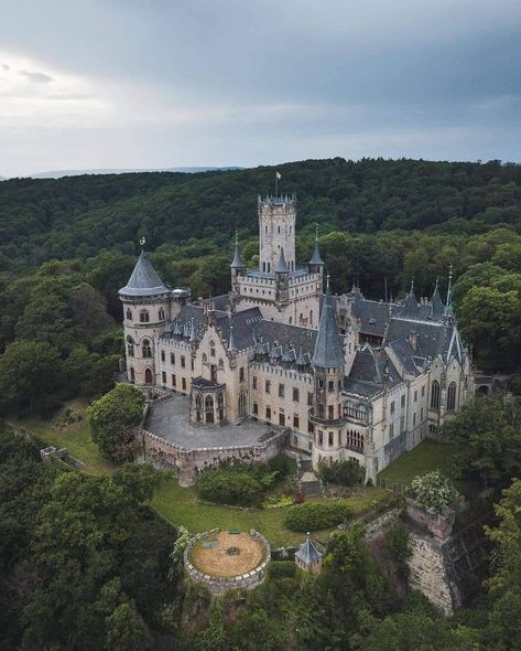 Dream House Castle, Castle Fairytale, Castle Chateau, House Castle, Castles To Visit, Mansion Exterior, Germany Castles, Abandoned Castles, Castle Ruins