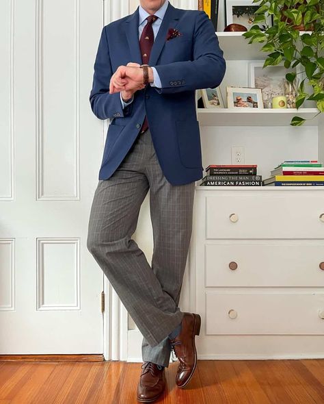 Grey Pants Brown Shoes, Grey Pants Outfit, Navy Blue Blazer, Grey Trousers, Casual Evening, Casual Attire, Navy Blazer, Modern Gentleman, Grey Pants