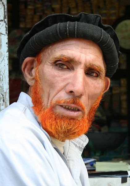 Old man from Kailash. He had all his hair colored with Hina (Mahndi) and sure that Surma in his eyes made him more stylish. Hindu Kush, Grey Suit Men, Ginger Beard, Grey Suit, Men Hair, Gray Suit, Eye Make, Old Man, Old Men