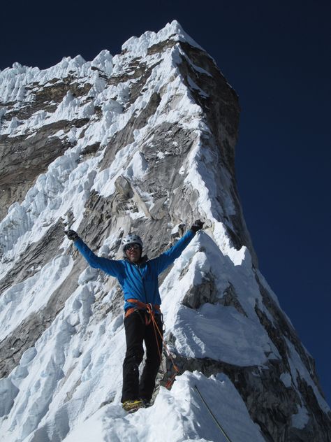 Nepal's Ama Dablam➰One of my favorite Mountains...extremely beautiful. Gunung Everest, Climbing Everest, Monte Everest, Zhangjiajie, Ice Climbing, Mountain Climbing, Skydiving, Camping Experience, Zion National Park