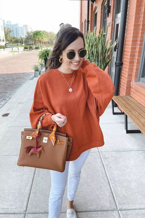 Rust sweater with hermes gold birkin and rayban sunglasses. Sharing how I got my first (and dream) Birkin from the Hermes store! Birkin 30 Gold Outfit, Hermes Kelly Gold Outfit, Birkin Gold Outfit, Hermes Picotin 18cm Outfit, Hermes Birkin Outfit, Irish Fashion Women, Birkin Outfit, Birkin 25 Gold, Hermes Birkin Gold