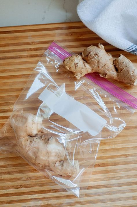 Ginger Root Recipes, Storing Fresh Ginger, How To Store Ginger, Ginger Rhizome, Ginger Roots, Turmeric Shots, Pickled Ginger, Dry Ginger, Vegetable Storage