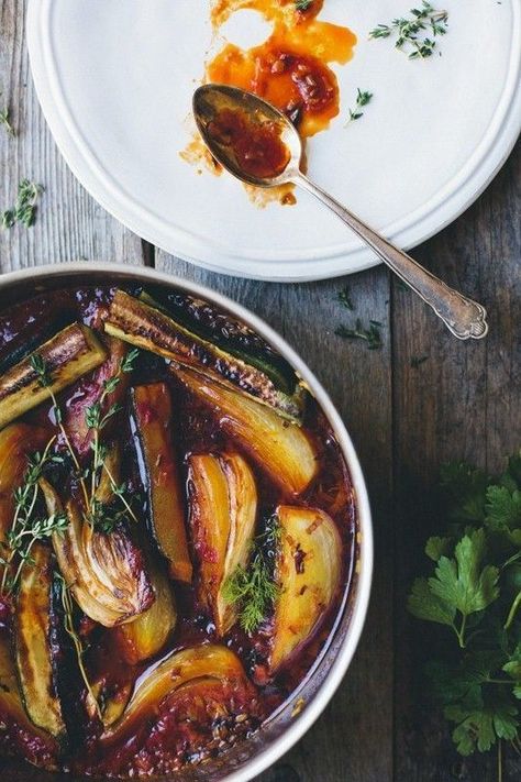 Braised Fennel, Fennel Recipes, Vegetarian Recipes Healthy, Veggie Dishes, Healthy Vegetarian, Vegetable Side Dishes, Vegetable Dishes, Vegetarian Dishes, Fennel